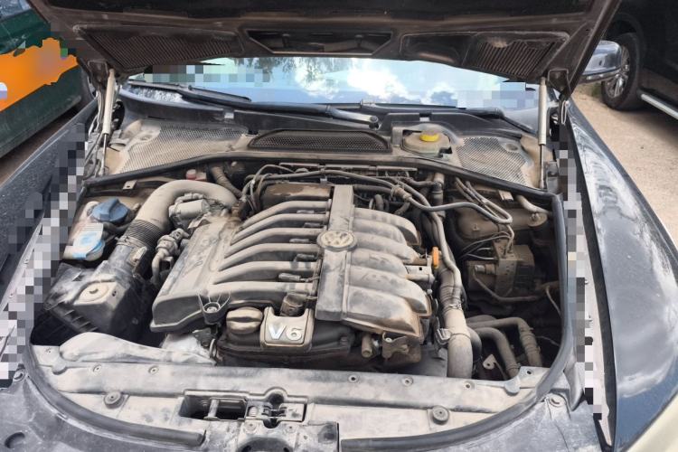 Used Volkswagen Phaeton 2011 3.6L V6 5-Seater Extended Comfort Version Engine Bay