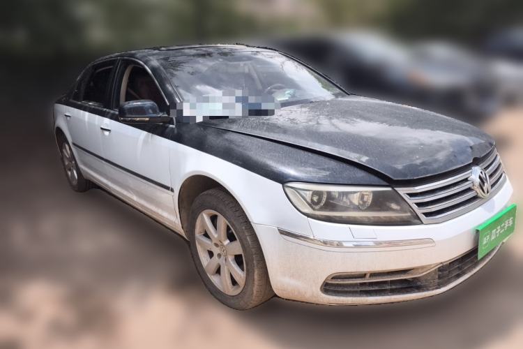 Used Volkswagen Phaeton 2011 3.6L V6 5-Seater Extended Comfort Version Front Right 45 Deg
