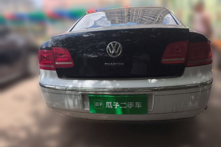 Used Volkswagen Phaeton 2011 3.6L V6 5-Seater Extended Comfort Version Rear