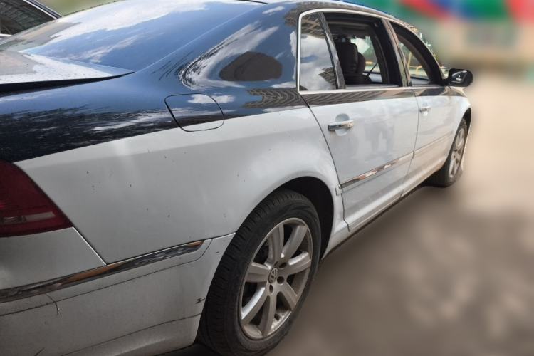 Used Volkswagen Phaeton 2011 3.6L V6 5-Seater Extended Comfort Version Rear Right 45 Deg