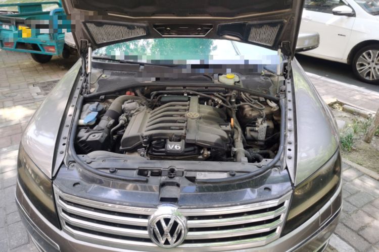 Used Volkswagen Phaeton 2011 3.6L V6 5-Seater Extended Business Edition Engine Bay
