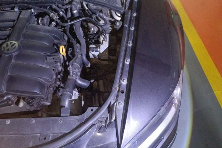 Used Volkswagen Phaeton 2011 3.6L V6 5-Seater Extended Business Edition Engine Bay Left