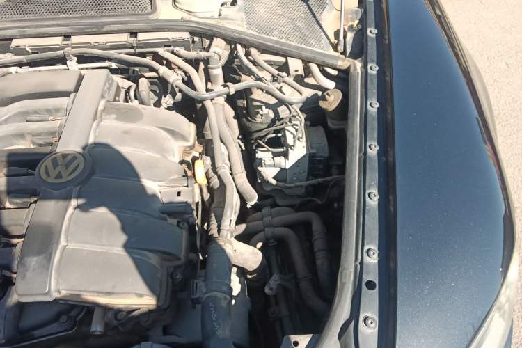 Used Volkswagen Phaeton 2011 3.6L V6 5-Seater Extended Comfort Version Engine Bay Left