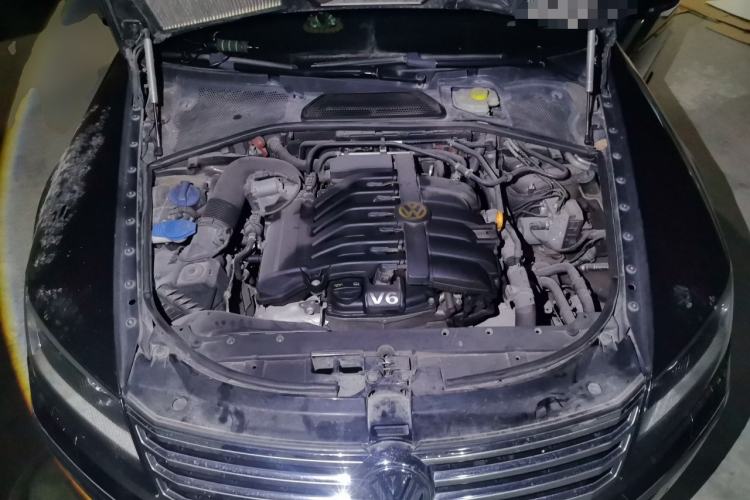 Used Volkswagen Phaeton 2011 3.6L V6 5-Seater Extended Business Edition Engine Bay