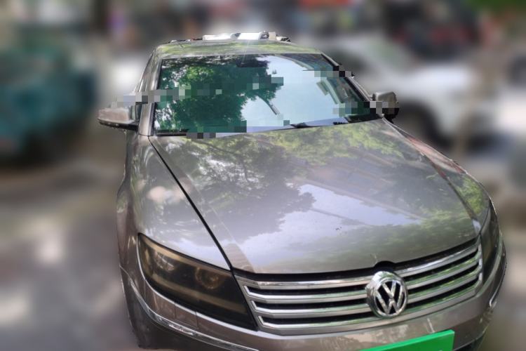 Used Volkswagen Phaeton 2011 3.6L V6 5-Seater Extended Business Edition Front Right 45 Deg