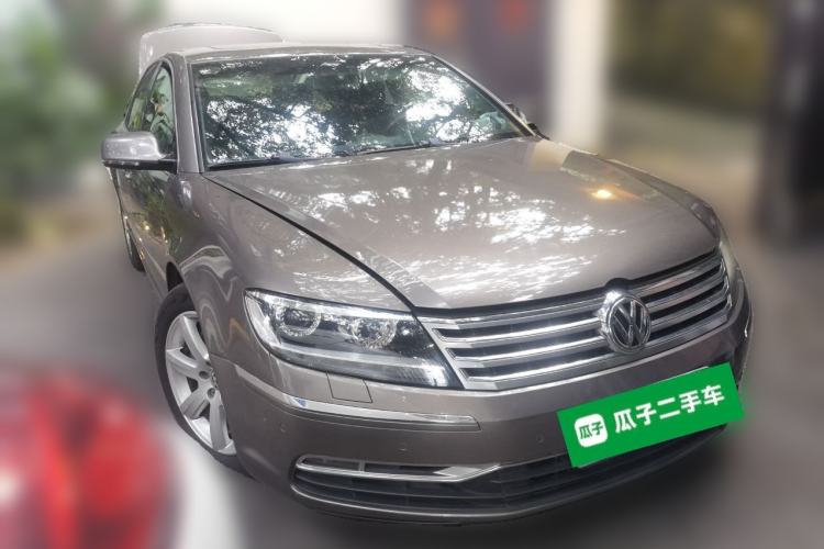 Used Volkswagen Phaeton 2011 3.6L V6 5-Seater Extended Comfort Version Front Right 45 Deg