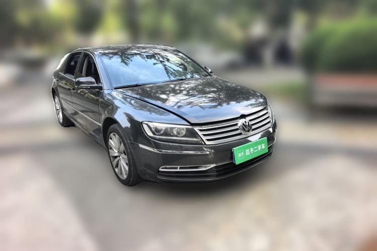 Used Volkswagen Phaeton 2011 3.6L V6 4-Seater Extended-Length Individual Edition Front Right 45 Deg