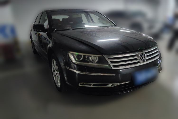 Used Volkswagen Phaeton 2011 3.6L V6 5-Seater Extended Comfort Version Front Right 45 Deg
