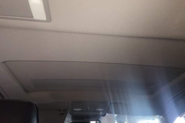 Used Volkswagen Phaeton 2011 3.6L V6 5-Seater Extended Comfort Version Headliner