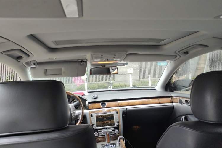 Used Volkswagen Phaeton 2011 3.6L V6 5-Seater Extended Business Edition Headliner