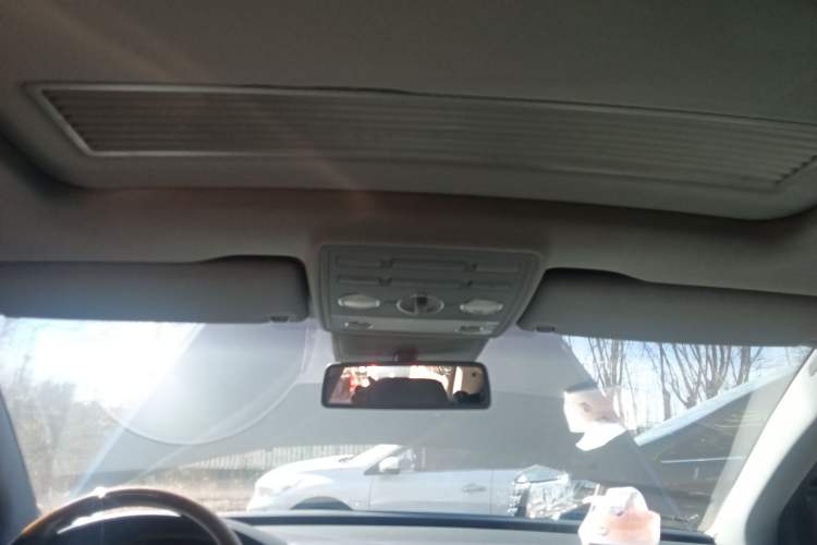 Used Volkswagen Phaeton 2011 3.6L V6 5-Seater Extended Comfort Version Headliner