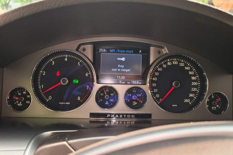 Used Volkswagen Phaeton 2011 3.6L V6 5-Seater Extended-Length Individual Edition Instrument Cluster