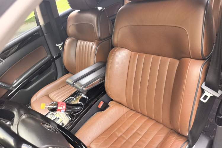 Used Volkswagen Phaeton 2011 3.6L V6 4-Seater Extended-Length Individual Edition Left Front Seat