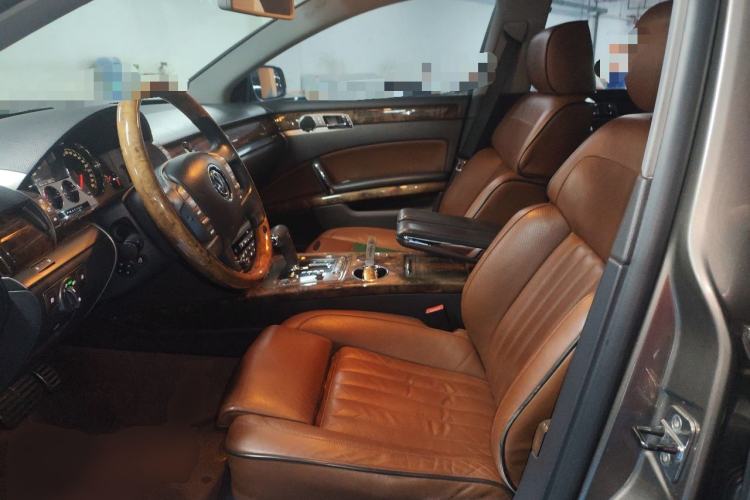 Used Volkswagen Phaeton 2011 4.2L V8 4-seat Extended-Range Individual Edition Left Front Seat
