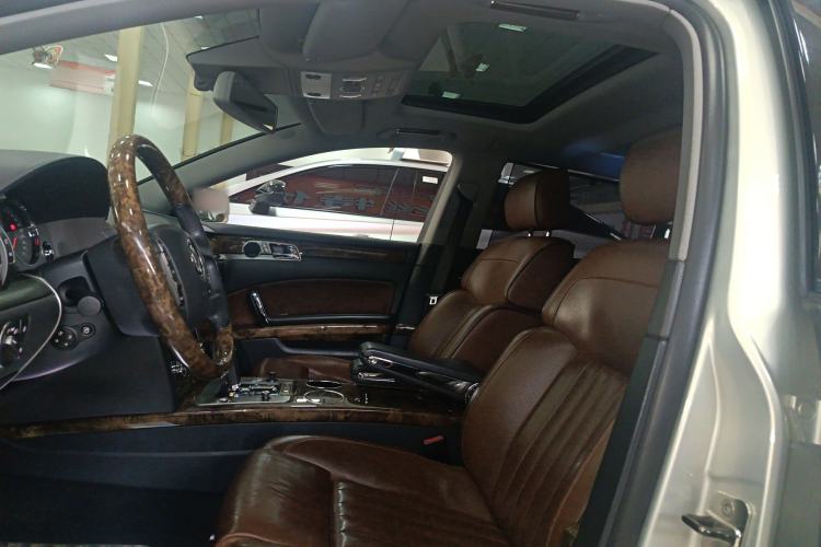 Used Volkswagen Phaeton 2011 4.2L V8 4-seat Extended-Range Individual Edition Left Front Seat