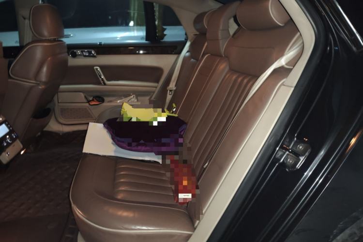 Used Volkswagen Phaeton 2011 3.6L V6 5-Seater Extended Comfort Version Left Rear Seat
