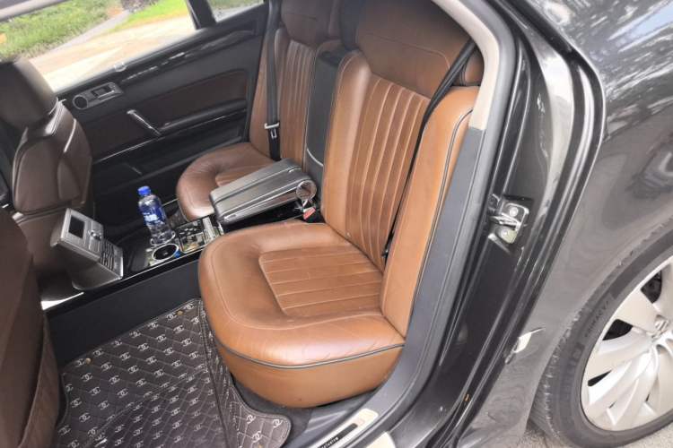 Used Volkswagen Phaeton 2011 3.6L V6 4-Seater Extended-Length Individual Edition Left Rear Seat