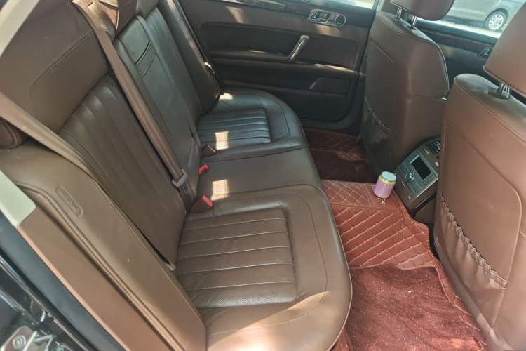 Used Volkswagen Phaeton 2011 3.6L V6 5-Seater Extended Comfort Version Left Rear Seat