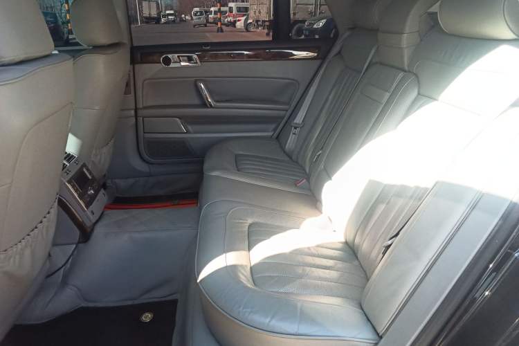 Used Volkswagen Phaeton 2011 3.6L V6 5-Seater Extended Comfort Version Left Rear Seat