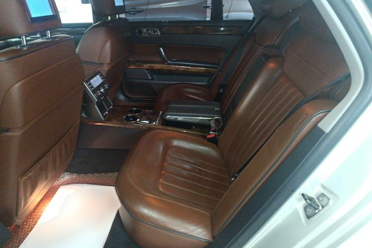 Used Volkswagen Phaeton 2011 4.2L V8 4-seat Extended-Range Individual Edition Left Rear Seat