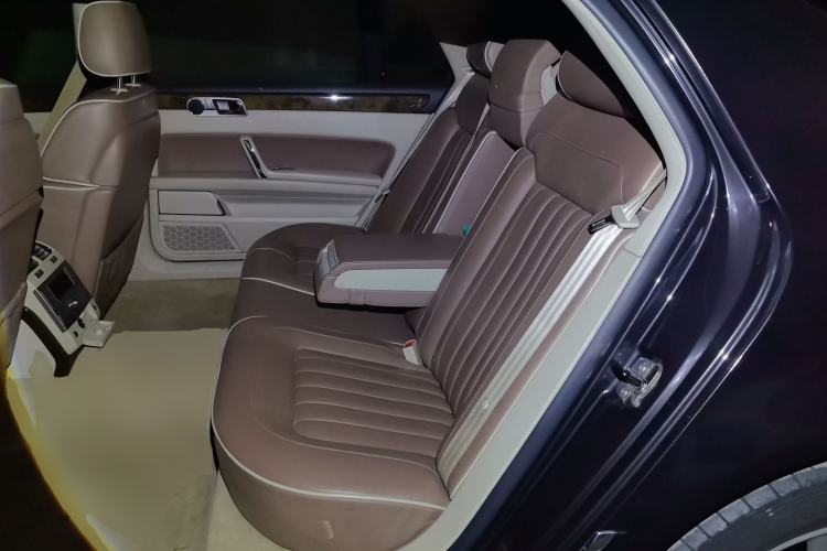 Used Volkswagen Phaeton 2011 3.6L V6 5-Seater Extended Business Edition Left Rear Seat