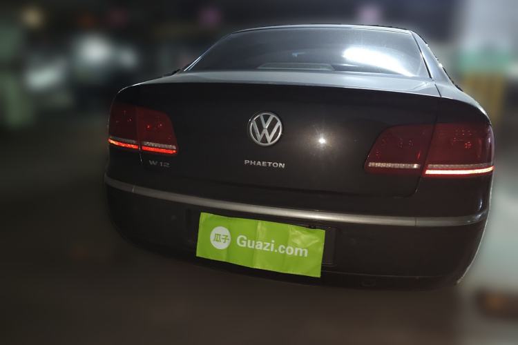 Used Volkswagen Phaeton 2011 3.6L V6 5-Seater Extended Comfort Version Rear