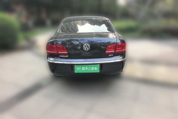 Used Volkswagen Phaeton 2011 3.6L V6 4-Seater Extended-Length Individual Edition Rear