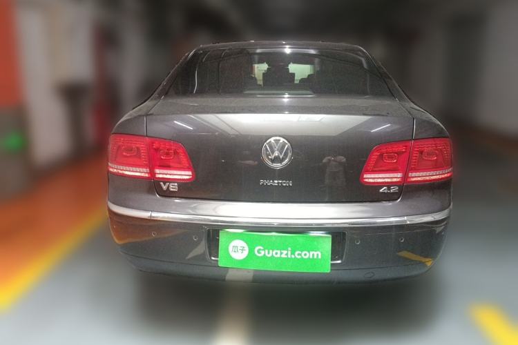 Used Volkswagen Phaeton 2011 3.6L V6 5-Seater Extended Business Edition Rear