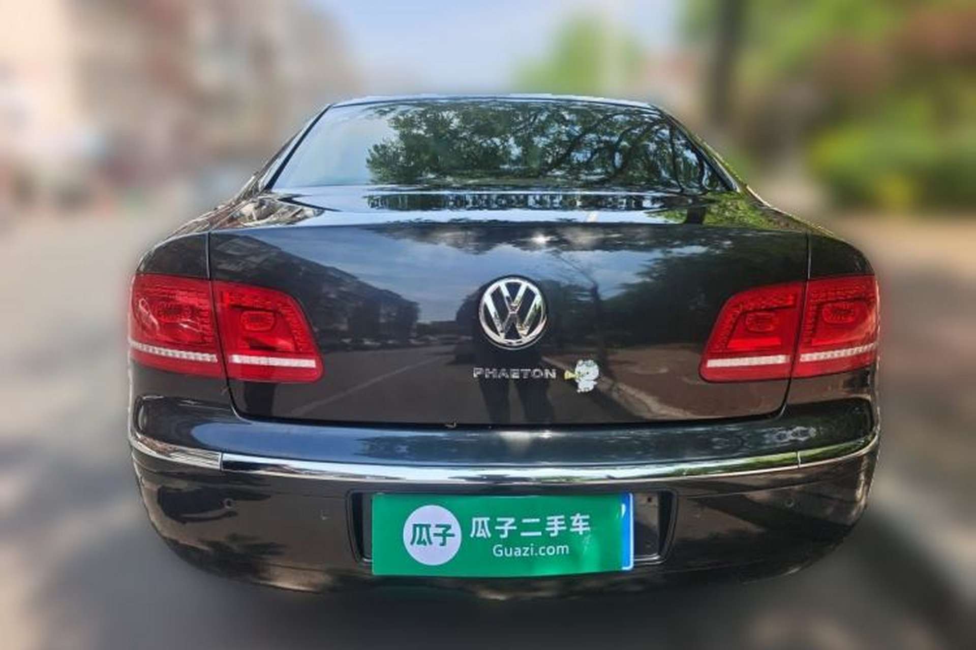 Used Volkswagen Phaeton 2011 3.6L V6 5-Seater Extended Comfort Version Rear