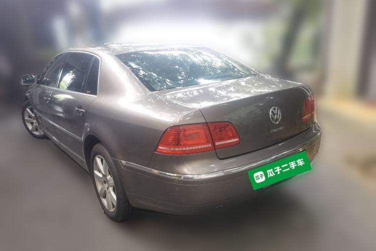 Used Volkswagen Phaeton 2011 3.6L V6 5-Seater Extended Comfort Version Rear Left 45 Deg