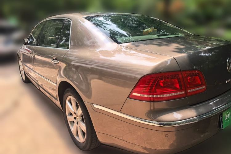 Used Volkswagen Phaeton 2011 3.6L V6 5-Seater Extended-Length Individual Edition Rear Left 45 Deg