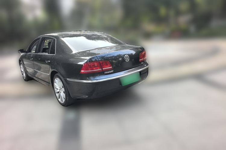 Used Volkswagen Phaeton 2011 3.6L V6 4-Seater Extended-Length Individual Edition Rear Left 45 Deg