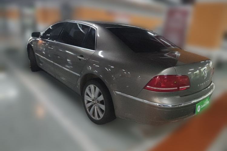 Used Volkswagen Phaeton 2011 3.6L V6 4-Seater Extended-Length Individual Edition Rear Left 45 Deg