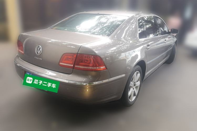 Used Volkswagen Phaeton 2011 3.6L V6 5-Seater Extended Comfort Version Rear Right 45 Deg