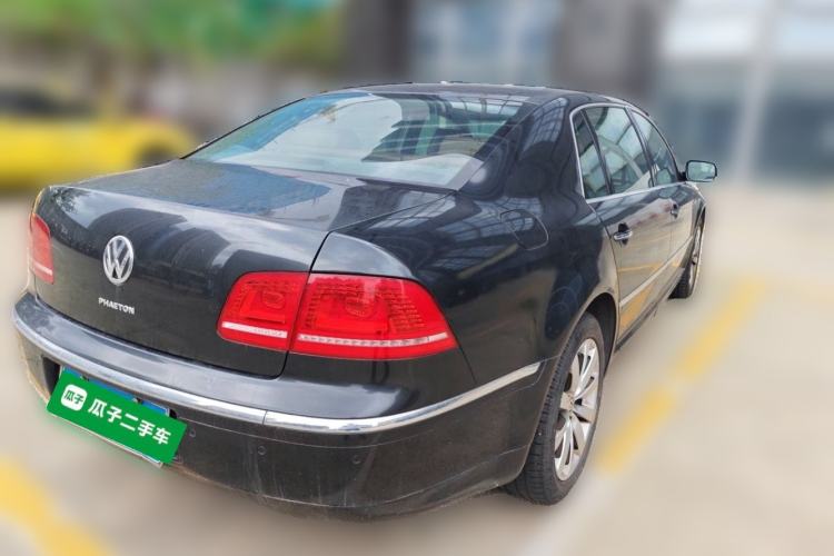 Used Volkswagen Phaeton 2011 3.6L V6 5-Seater Extended Comfort Version Rear Right 45 Deg