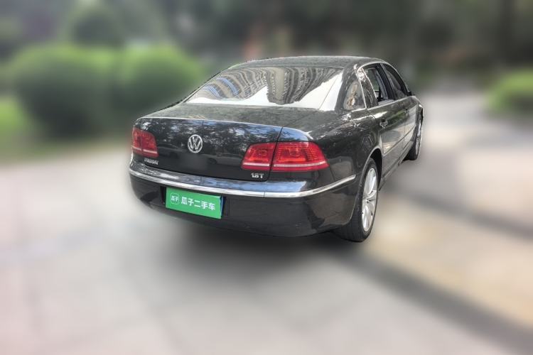 Used Volkswagen Phaeton 2011 3.6L V6 4-Seater Extended-Length Individual Edition Rear Right 45 Deg