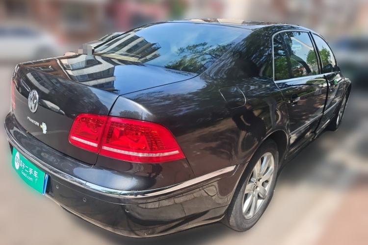 Used Volkswagen Phaeton 2011 3.6L V6 5-Seater Extended Comfort Version Rear Right 45 Deg