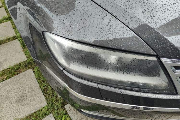 Used Volkswagen Phaeton 2011 3.6L V6 5-Seater Extended Business Edition Right Front Headlight