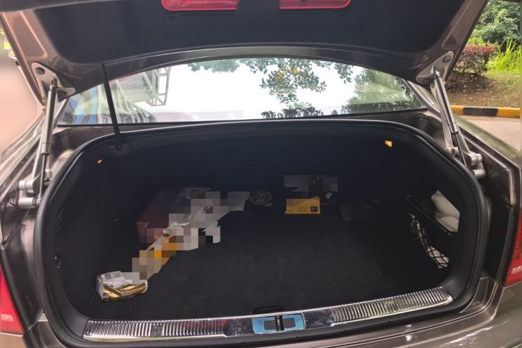 Used Volkswagen Phaeton 2011 3.6L V6 5-Seater Extended-Length Individual Edition Trunk