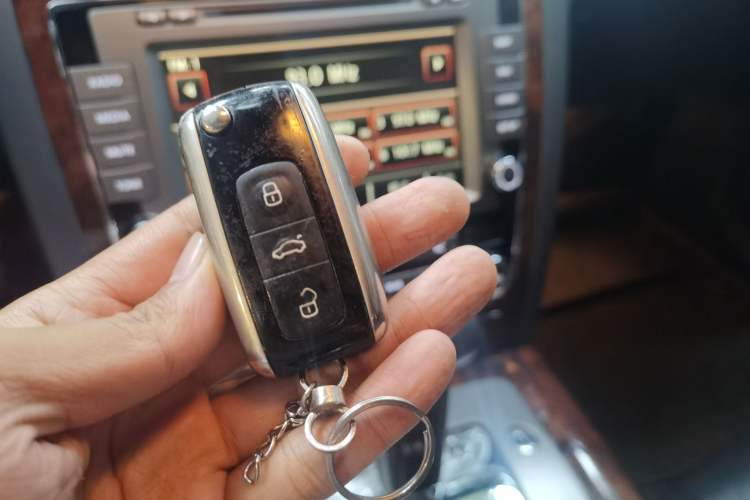 Used Volkswagen Phaeton 2011 3.6L V6 5-Seater Extended Comfort Version Vehicle Key