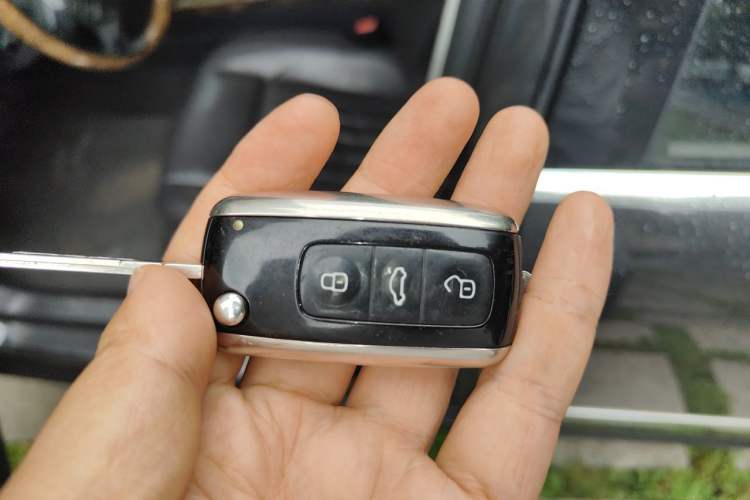 Used Volkswagen Phaeton 2011 3.6L V6 5-Seater Extended Business Edition Vehicle Key