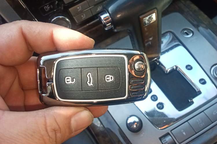 Used Volkswagen Phaeton 2011 3.6L V6 5-Seater Extended Comfort Version Vehicle Key