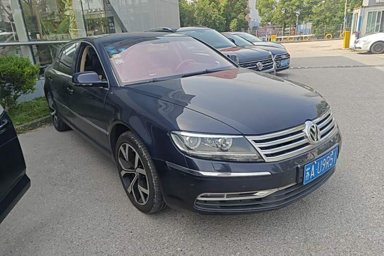 Used Volkswagen Phaeton 2011 4.2L V8 4-seat Extended-Range Individual Edition Front Right 45 Deg