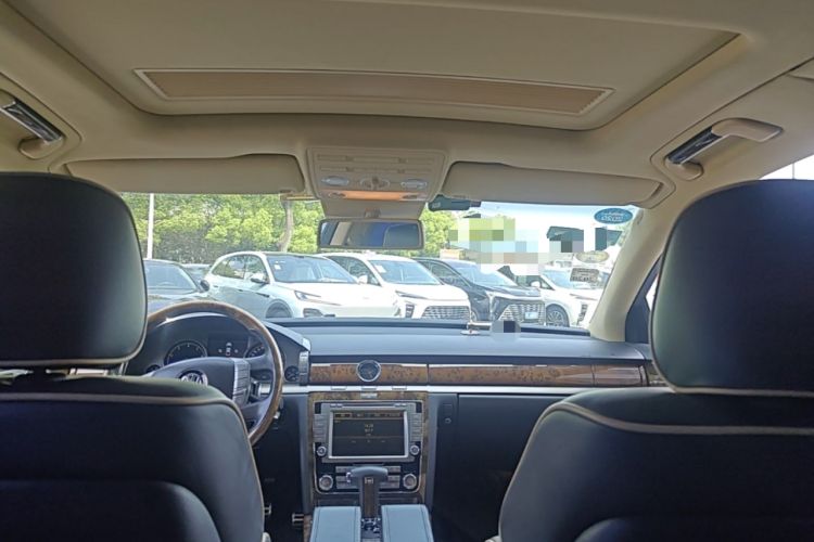 Used Volkswagen Phaeton 2011 4.2L V8 4-seat Extended-Range Individual Edition Headliner