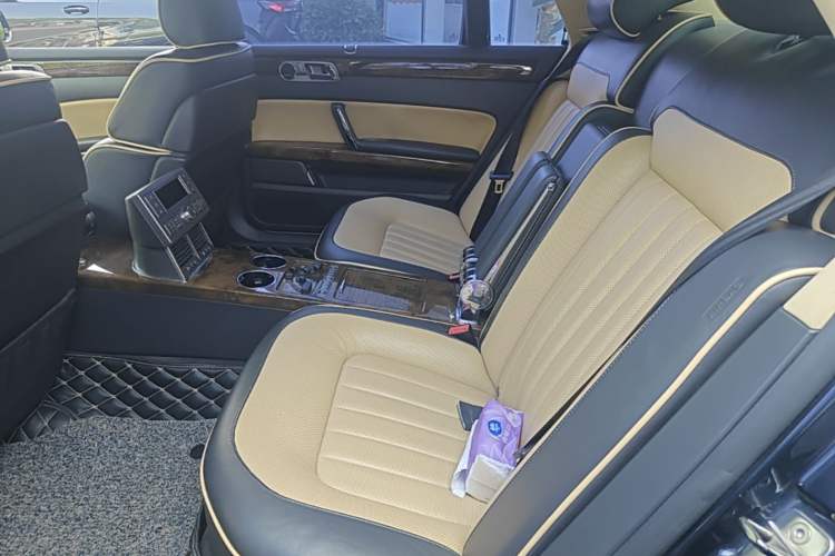 Used Volkswagen Phaeton 2011 4.2L V8 4-seat Extended-Range Individual Edition Left Rear Seat