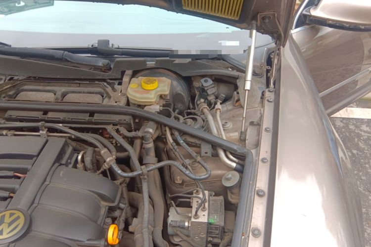 Used Volkswagen Phaeton 2011 3.6L V6 5-Seater Extended Comfort Version Engine Bay Left
