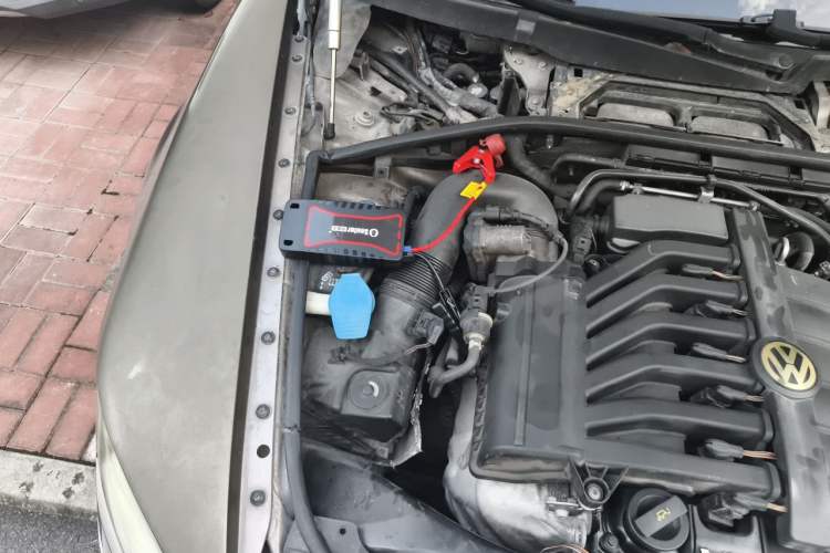 Used Volkswagen Phaeton 2011 3.6L V6 5-Seater Extended Comfort Version Engine Bay Right