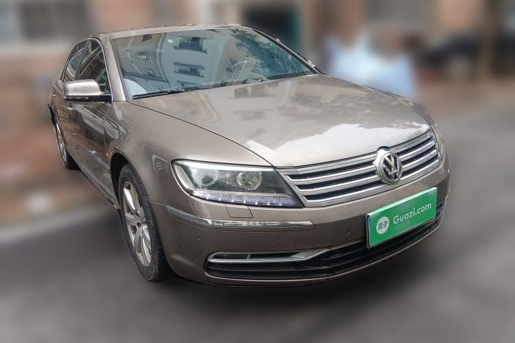 Used Volkswagen Phaeton 2011 3.6L V6 5-Seater Extended Comfort Version Front Right 45 Deg