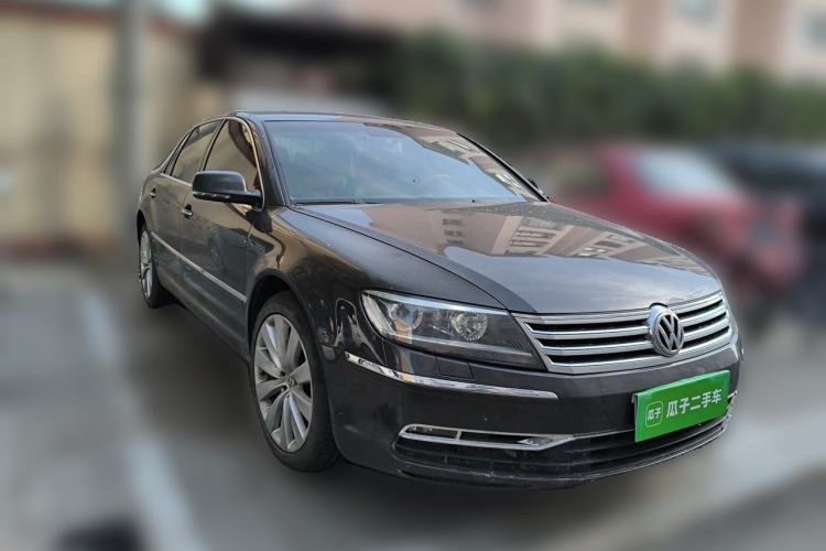 Used Volkswagen Phaeton 2011 3.6L V6 4-Seater Extended-Length Individual Edition Front Right 45 Deg
