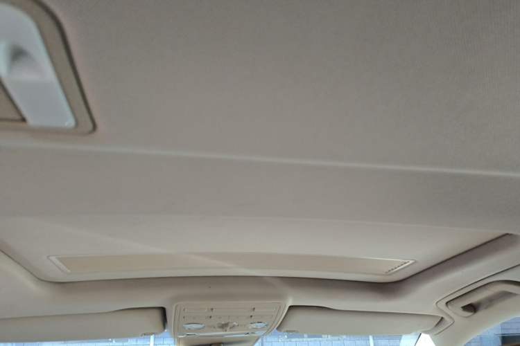 Used Volkswagen Phaeton 2011 3.6L V6 4-Seater Extended-Length Individual Edition Headliner